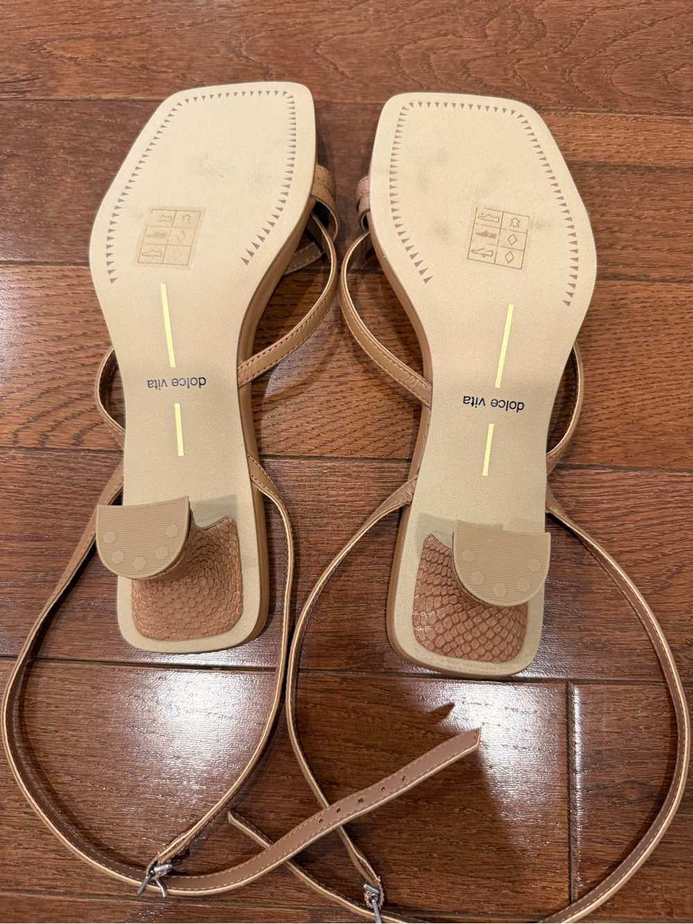 Dolce Vita Women's Tan Strappy Square-Toe Sandals New NW - Picture 3 of 4